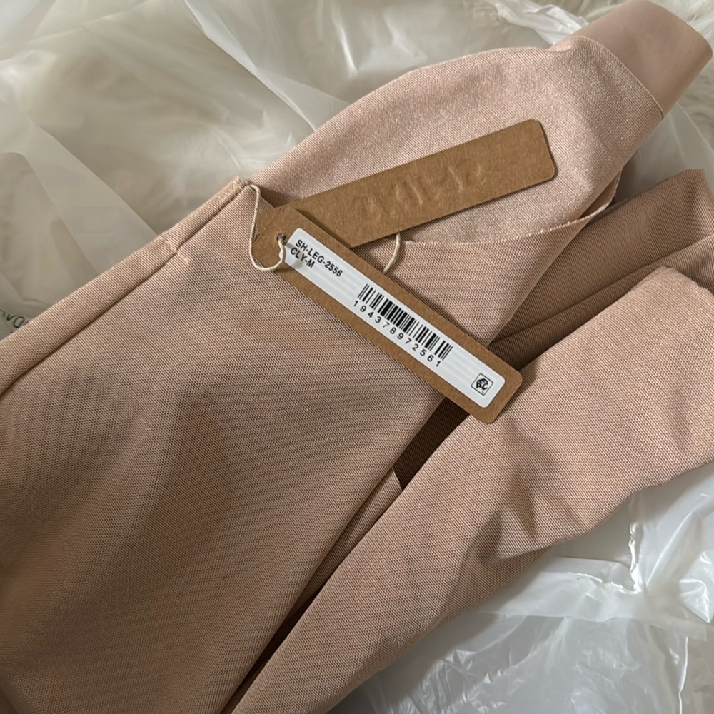 SKIMS Low Back Legging Sheer Sculpt